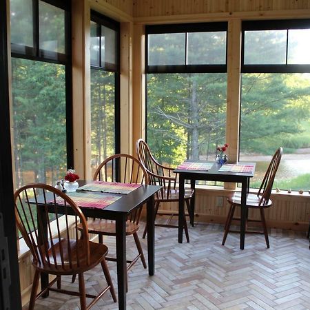 Inn At The River Wausau Bagian luar foto