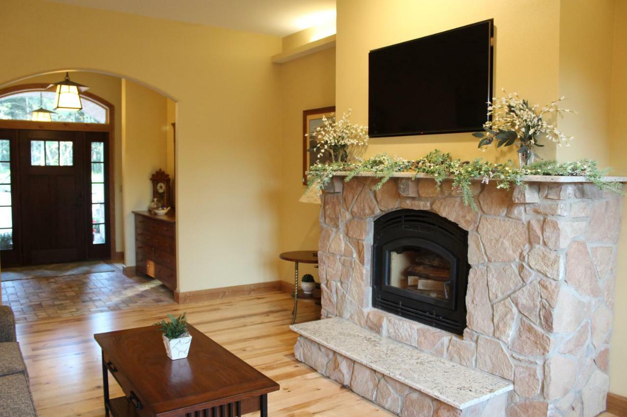 Inn At The River Wausau Bagian luar foto