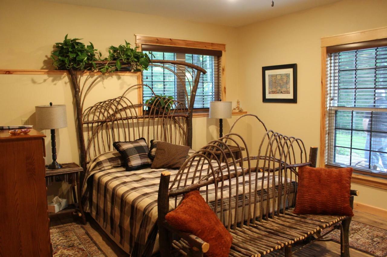 Inn At The River Wausau Bagian luar foto