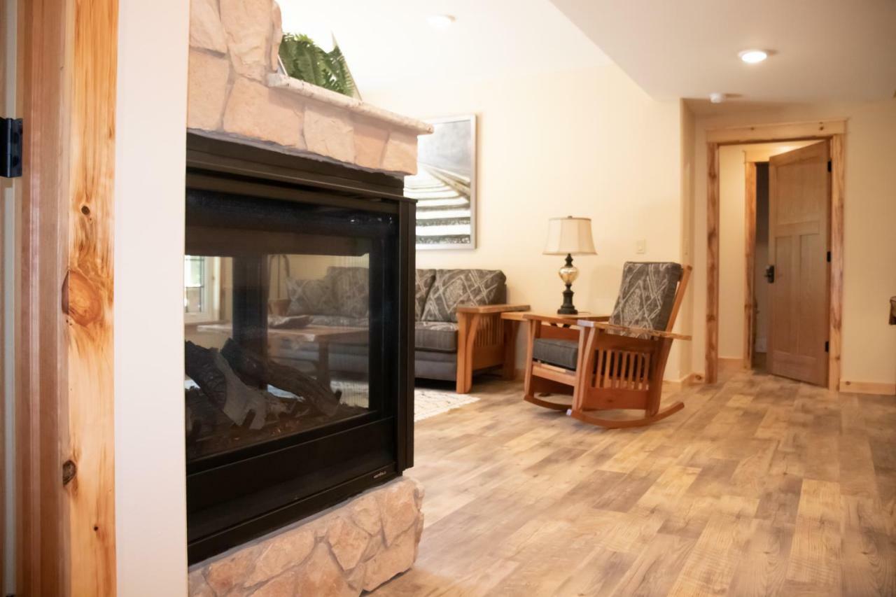 Inn At The River Wausau Bagian luar foto