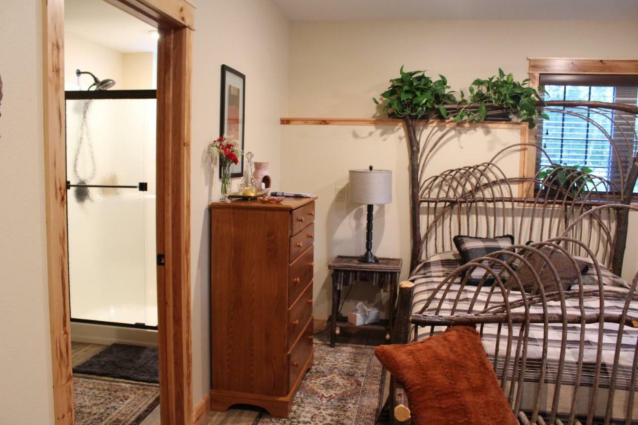 Inn At The River Wausau Bagian luar foto